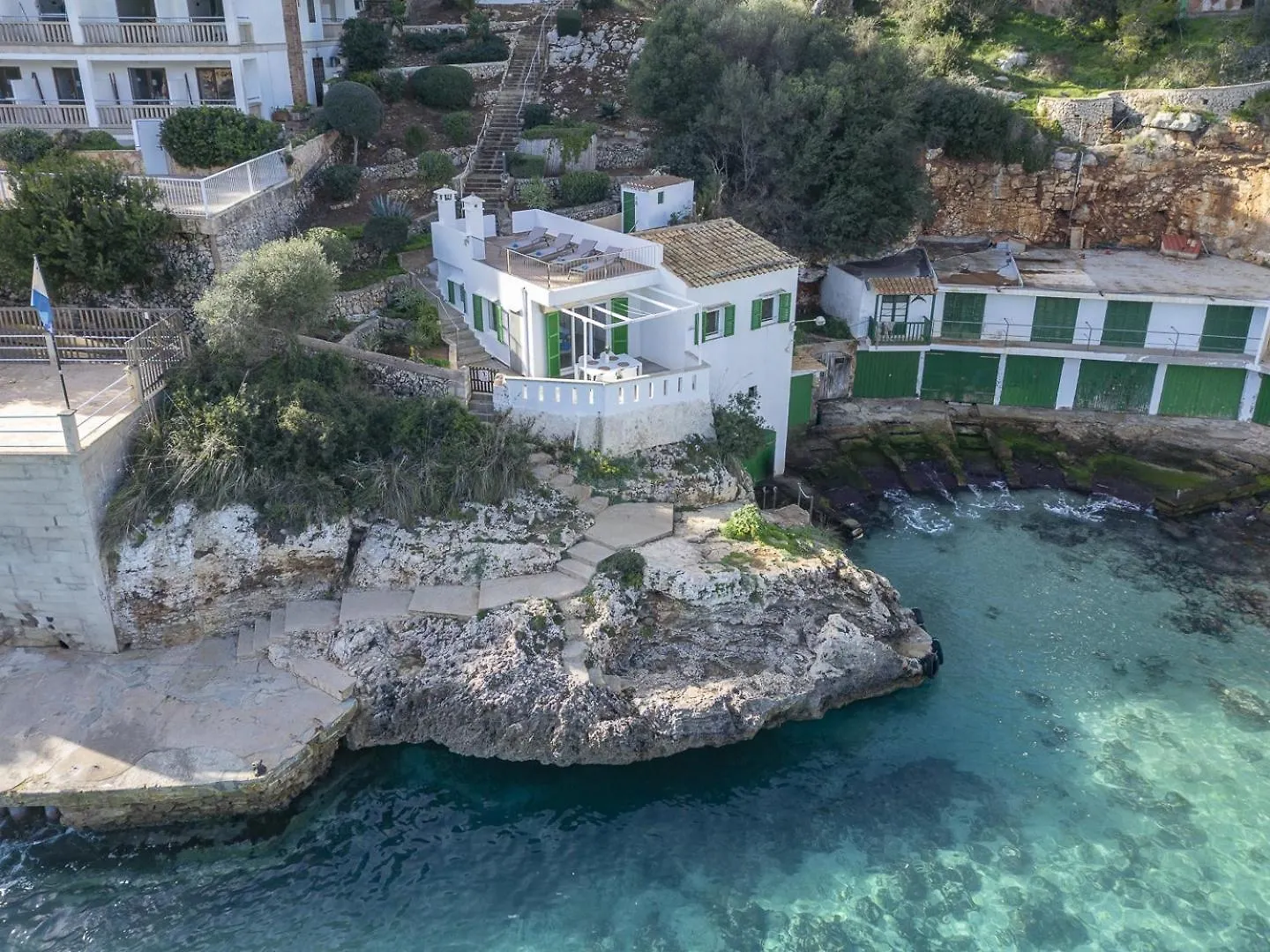 Beachhouse Sa Barca location